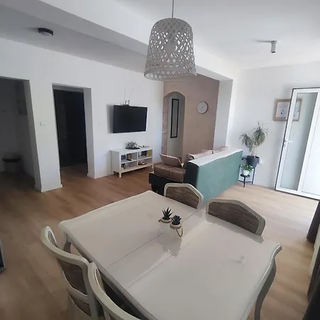 Nada Apartment *